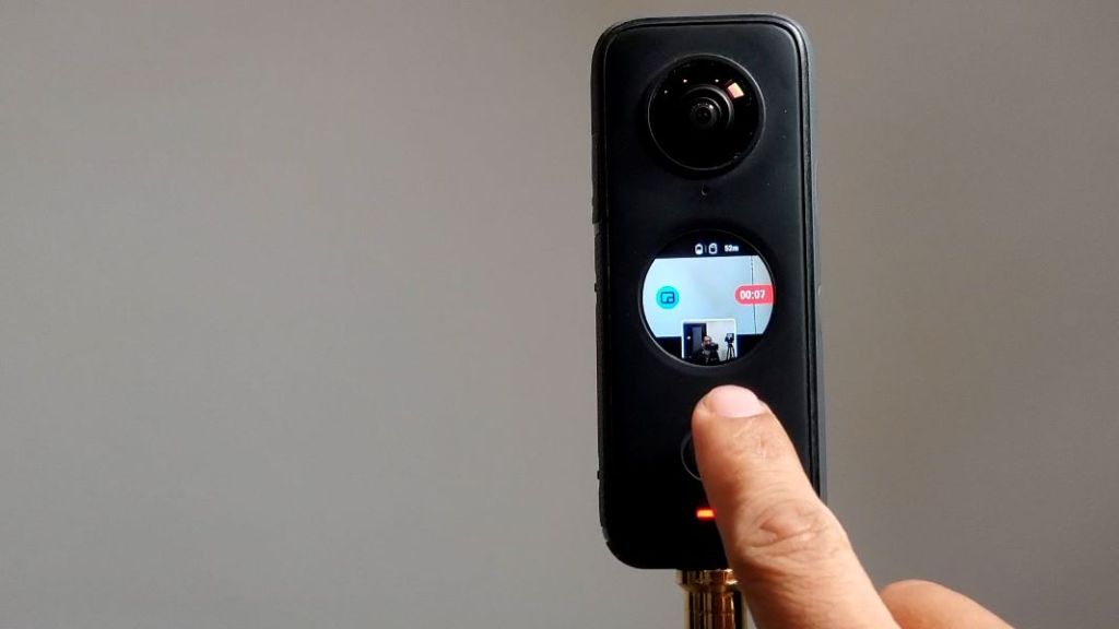 Multiview in 360: see a stabilized view of yourself while shooting in 360